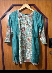 Combo Of 3 Tops And Sandal&#39;s.