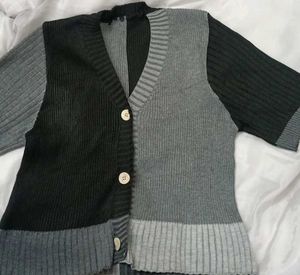 Cropped Grey- black Top