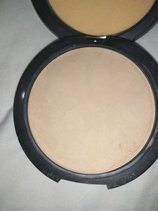 Stay Quirky Compact Powder