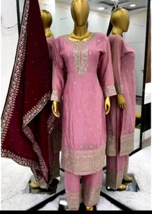Pakistani Suit Set! Limited Time Offer