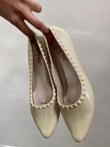 2 Bottom Heels In Wine And Cream Shade