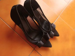 Black Bow Heel