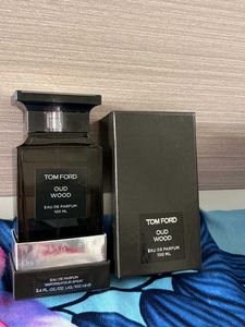Sale Alert🚨 Tom Ford Oud Wood Perfume