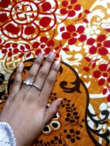 Elegant Ring with Sparkling Detail