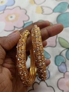 Golden Bangle. 2.8 Size new