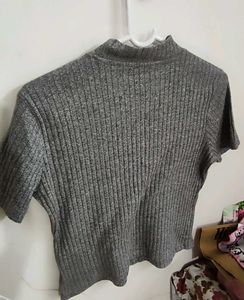 DressBerry Women Grey Melange Ribbed High Neck T-s