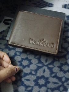 man&#39;s wallet