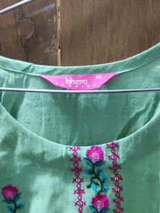 Elegant Green Embroidered Kurta
