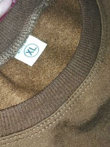 Sweatshirt