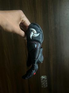Riding gloves