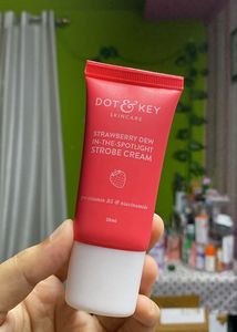 Dot &amp; Key Strawberry Dew Strobe Cream