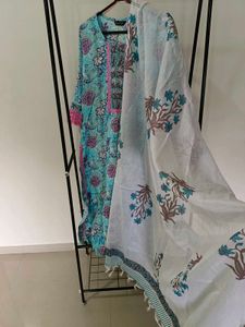 Blue Floral Kurta Set With Duppta