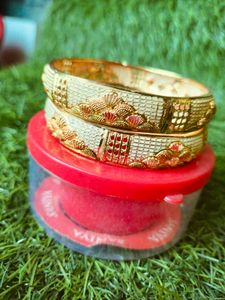 Metal Kangan With Golden Polish