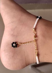 Daisy Beaded Bracelet