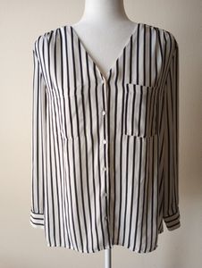 H&amp;M Black &amp; White Striped V Neck Long Sleeves