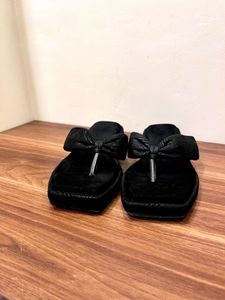 Inc 5 Black Bow Thong Sandals