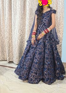 Ballon Navy Blue Gown