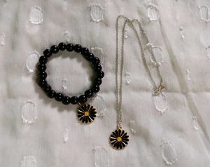 Black Bracelet And Chain Set🖤