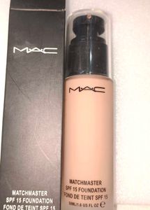 MAC Matchmaster Foundation Nc35