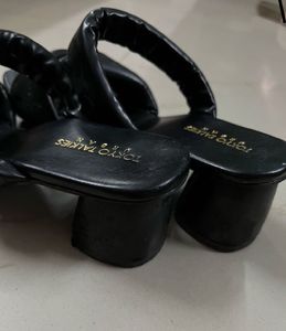 New Tokyo Talking Not Used Black Puffer Wedges