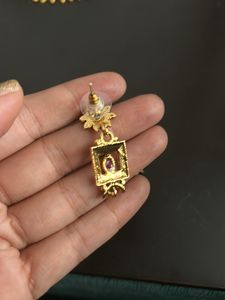 Pretty Golden Earrings With Stones Hanging