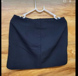 H&amp;M Black Zipper Mini Skirt