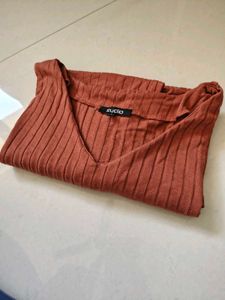 Zudio Rust Ribbed V-Neck Top
