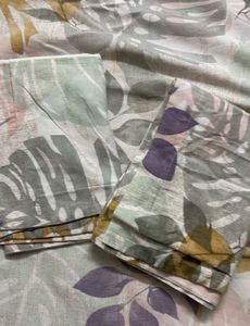 pack of six bed sheets