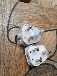 Capsule 3pin Top 16A 240V AC Only