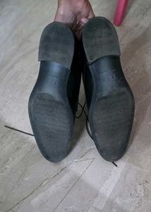 Red Tape Formal Shoe