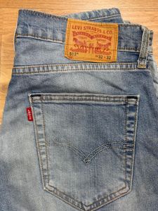 Levi’s Light Wash Denim Jeans
