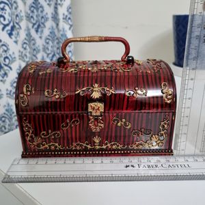 Beautiful Jewellery Box With Mirror