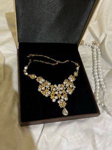 Sparkling Rhinestone Necklace