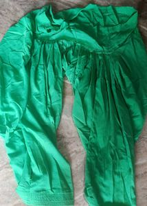 Green &amp; Gold Embroidered Kurti