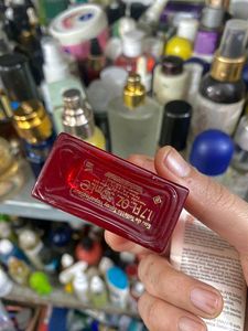 Elizabeth Arden red door perfume