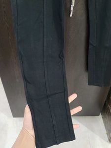 Chic Black Zip Detail Leggings