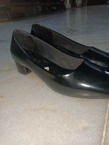 Marc Loire Black pump heels