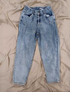 High-Waisted Mom-fit Jeans with free pink crop top