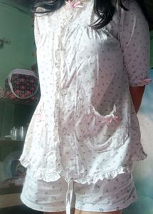 Vintage Ruffle Nightwear 🩰