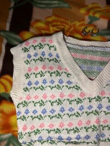 Floral Knit Sweater Vest