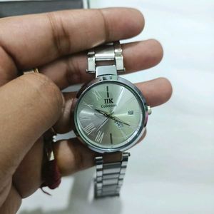 trendy women watch