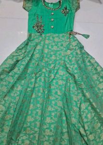 Girl&#39;s Green Ethnic Dress