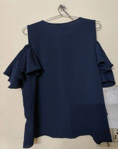 Deal Jeans Cold Shoulder Top