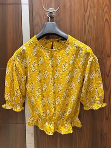 Chic Yellow Floral Puff Sleeve Top
