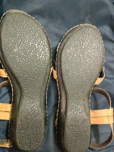 Very Soft Flat Sandals