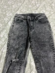 Grey Mom Jeans Ripped
