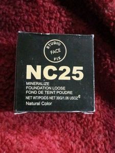 Compact Loose Powder With 1 Gift Free