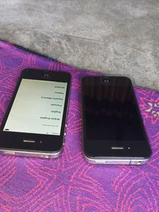 Two Apple Iphone 4s