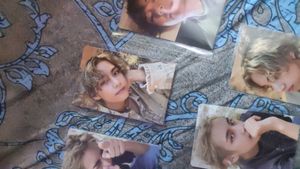 BTS TAEHYUNG OFFICIAL PHOTOCARD