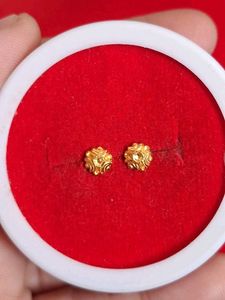 Beautiful New Flower Desine Studs 👌
